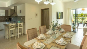 Beautiful 2BR Condo Pool Golf View HSI Cana Pearl